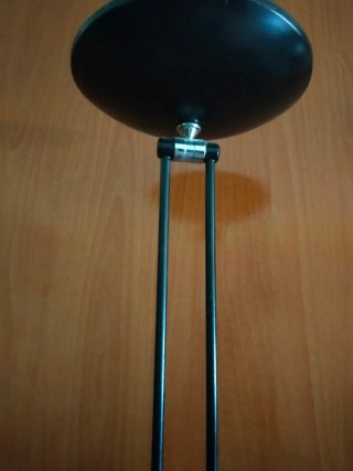 Lámpara de pie moderna negra