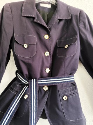 Blazer azul con cinturón