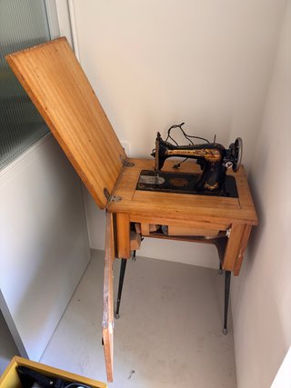 Máquina de coser Singer antigua