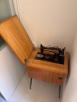 Máquina de coser Singer antigua