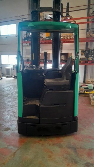 Carretilla eléctrica Retráctil 1600kg.
