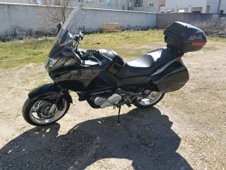 Honda NT 700 Deauville Negra