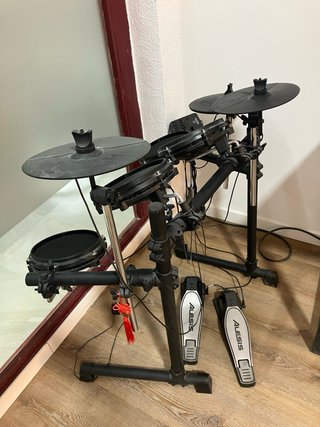 Batería Electrónica Alesis