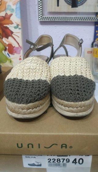 Sandalias Unisa verde talla 40