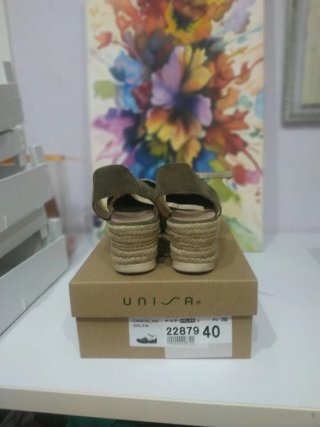 Sandalias Unisa verde talla 40