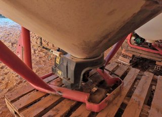Abonadora pendular Vicon 800 Kgs.