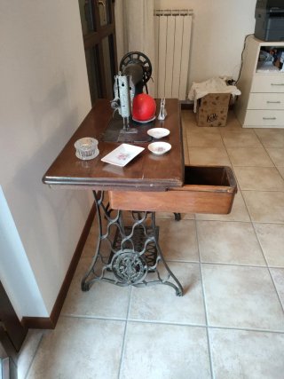Macchina da cucire Singer vintage