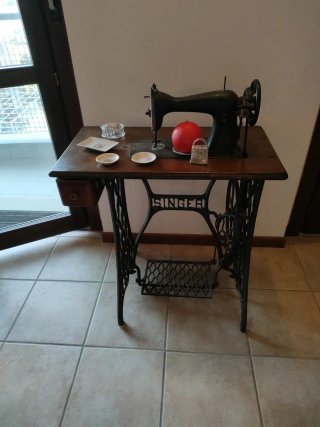 Macchina da cucire Singer vintage