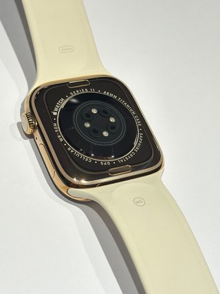 Apple Watch Series 11 46mm Titanio Oro GPS + Cell