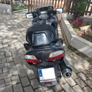 Suzuki Burgman 650 Negra