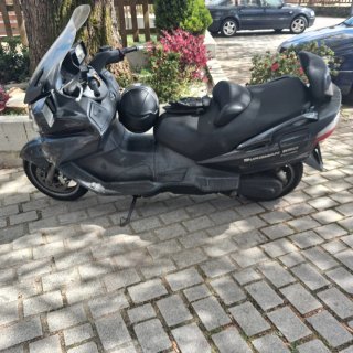 Suzuki Burgman 650 Negra