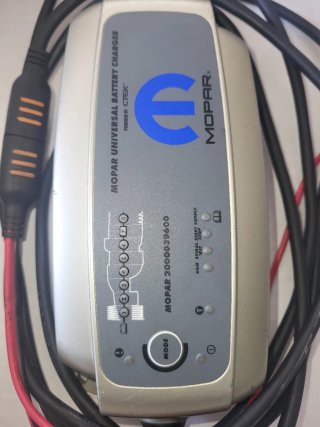 Cargador Baterías Mopar Universal CTEK