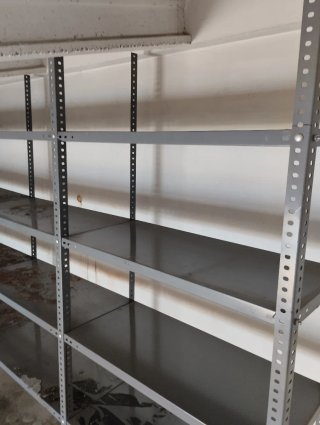Scaffalatura in Metallo per Ripostiglio o Garage