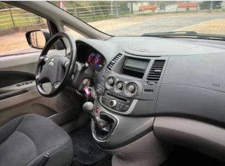 Mitsubishi Grandis 2007
