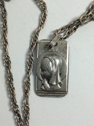 Medalla Virgen Art Déco Plata y Cadena