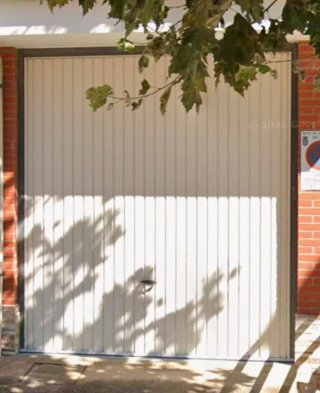 Puerta basculante cochera garaje