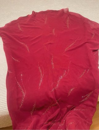 Vestido elegante granate con pedrería