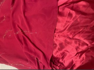 Vestido elegante granate con pedrería