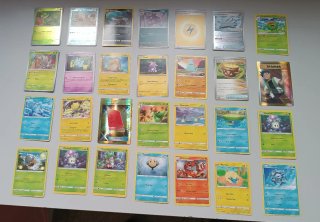 Lotto 28 carte Pokemon
