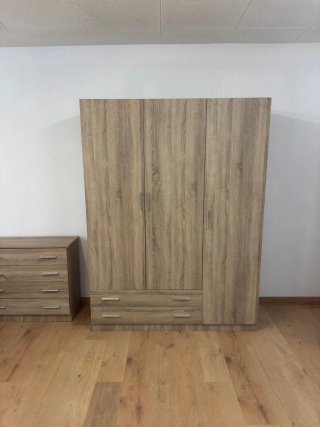Armario de madera color beige blanco y ártico