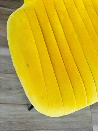 Juego de 4 sillas de comedor mostaza