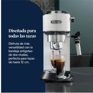 Cafetera DeLonghi blanca