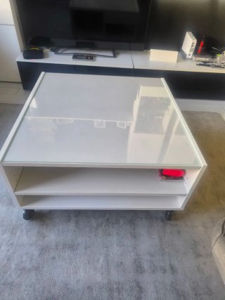 Mesa de centro con ruedas