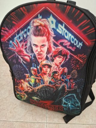 Mochila Stranger Things Starcourt