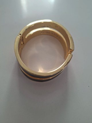 Bimba y Lola brazalete dorado y negro
