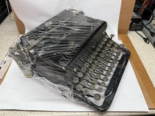 Máquina de escribir Royal antigua portátil