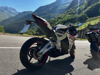 Zontes 703RR Deportiva Roja y Blanca