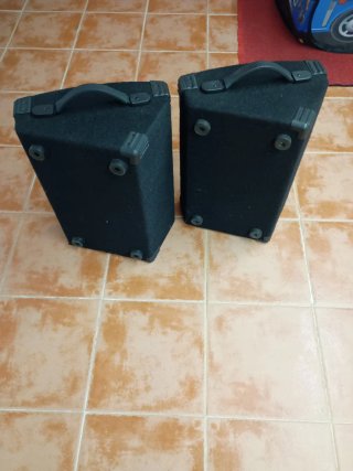 2 Altavoces Behringer F1220D 250w Autoamplificados