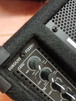 2 Altavoces Behringer F1220D 250w Autoamplificados