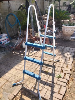 Escalera Piscina Metal y Plástico Azul/Blanco