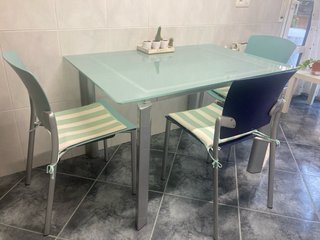 Mesa de cocina de cristal