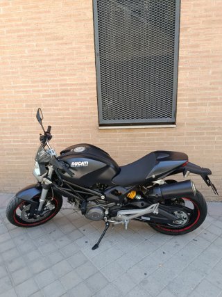 Ducati Monster 696 Negra