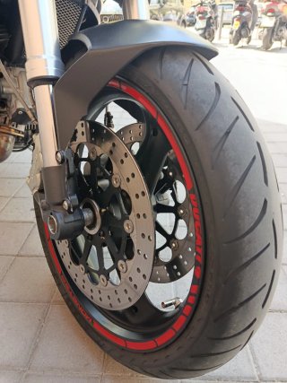Ducati Monster 696 Negra