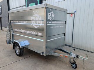 Alquiler remolque caja cerrada 750 kg
