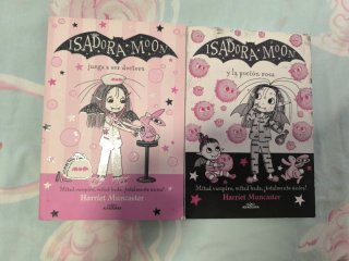 Dos libros Isidora Moon en muy buen estado.