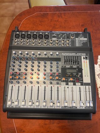 Mesa de mezclas Behringer EUROPOWER PMP500