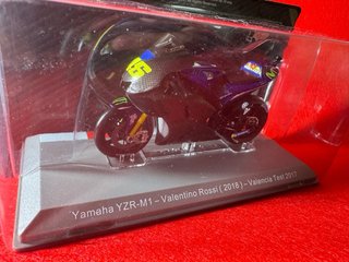 Maqueta Yamaha YZR-M1 Valentino Rossi