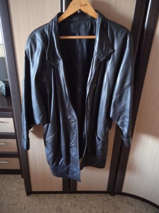 Chaquetón de piel negro