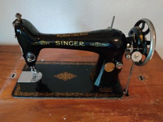 Máquina de coser Singer antigua