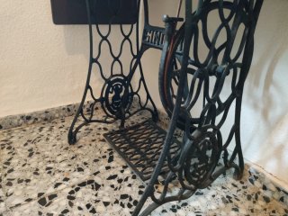 Máquina de coser Singer antigua