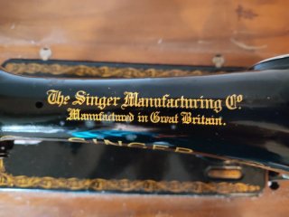 Máquina de coser Singer antigua