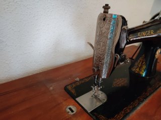 Máquina de coser Singer antigua