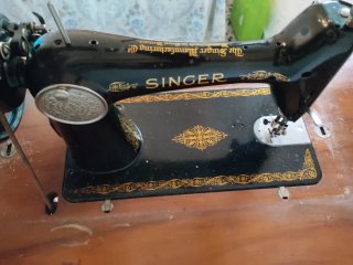 Máquina de coser Singer antigua