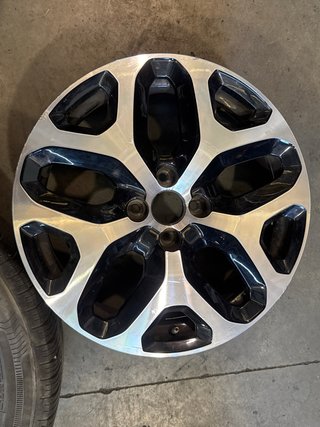2 Llantas Renault Captur 17