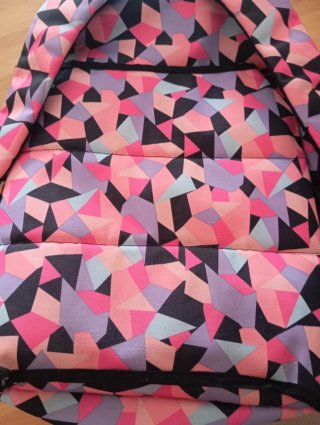 Mochila escolar geométrica