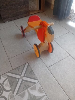 Correpasillos de madera para bebé